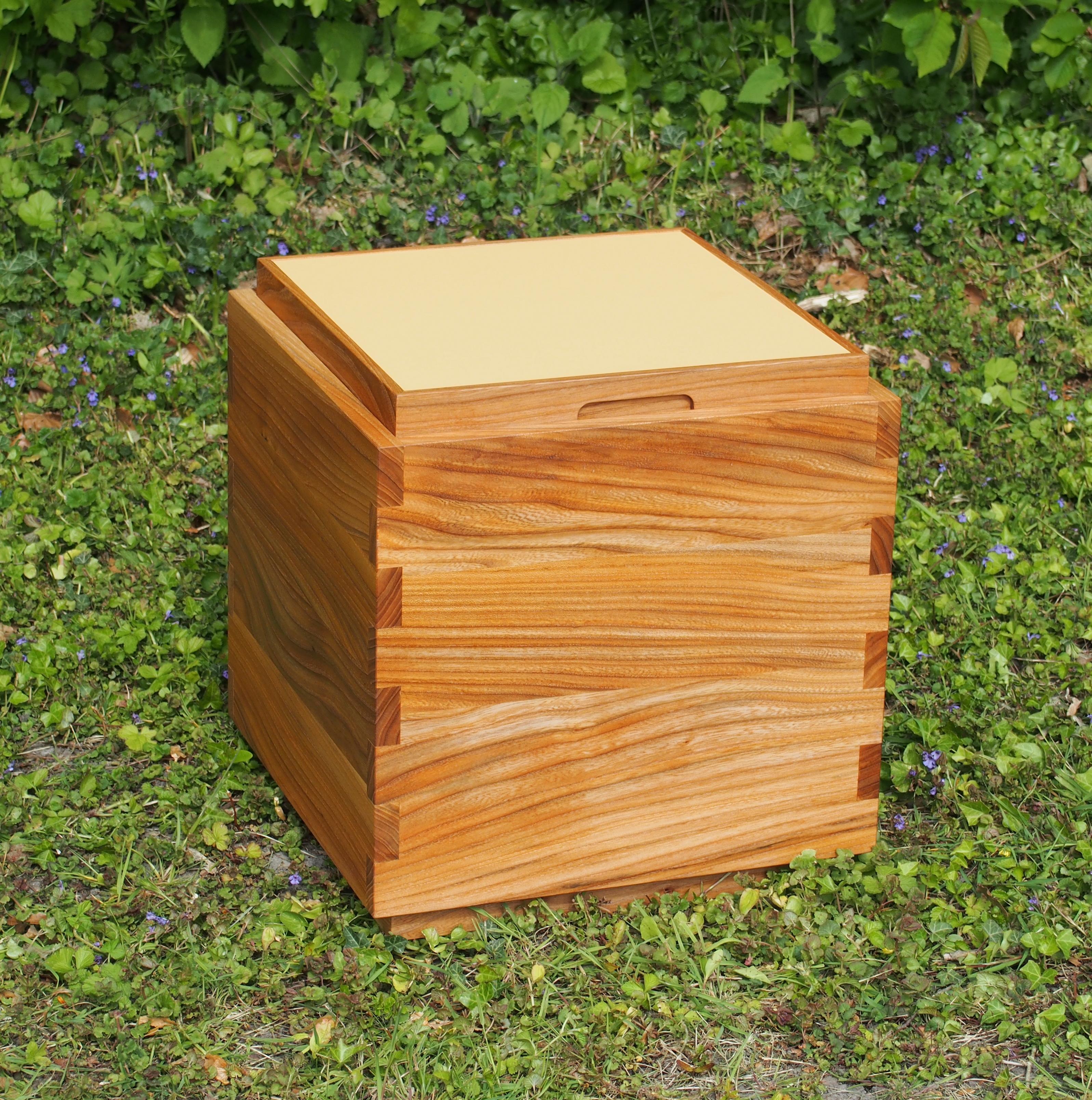 KUBE STOOL