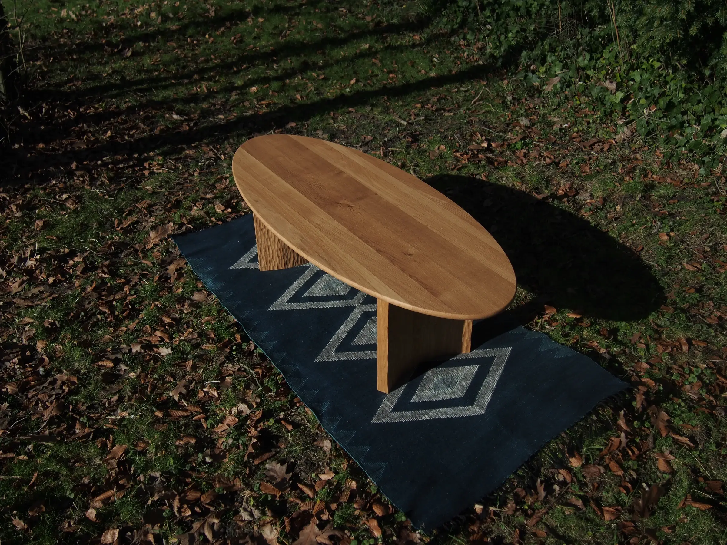 COFFEE TABLE — detail 2