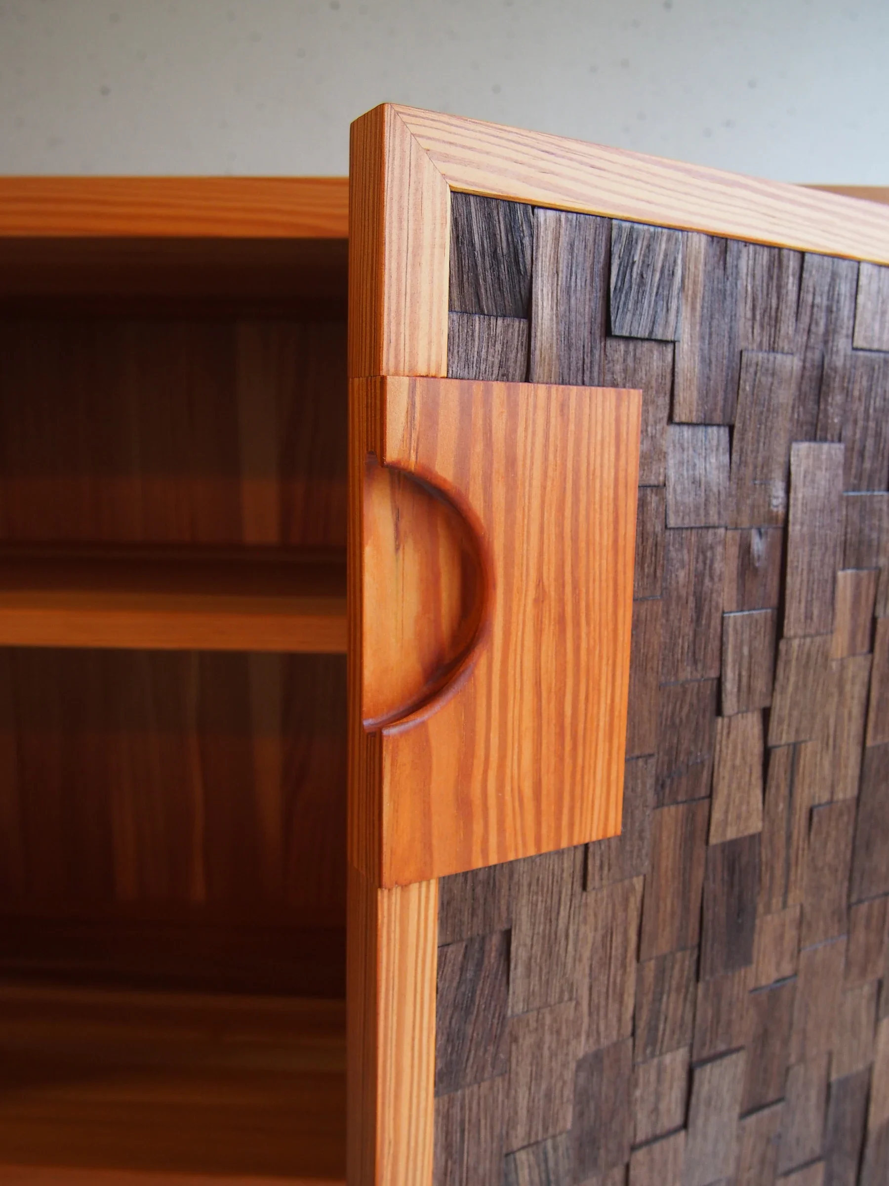 COCKTAIL CABINET — detail 5