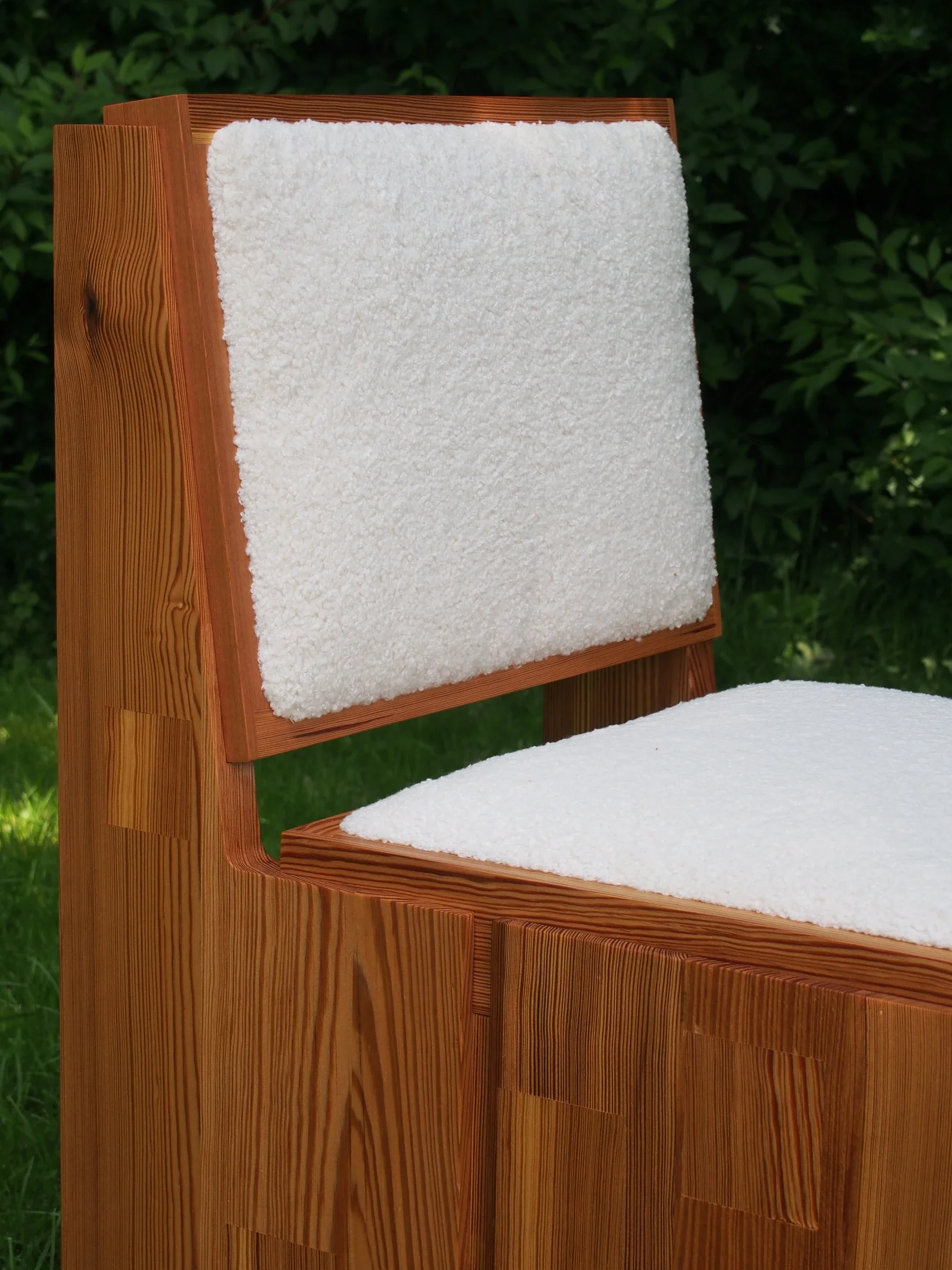 Detail of the chair backrest, seat and pine frame